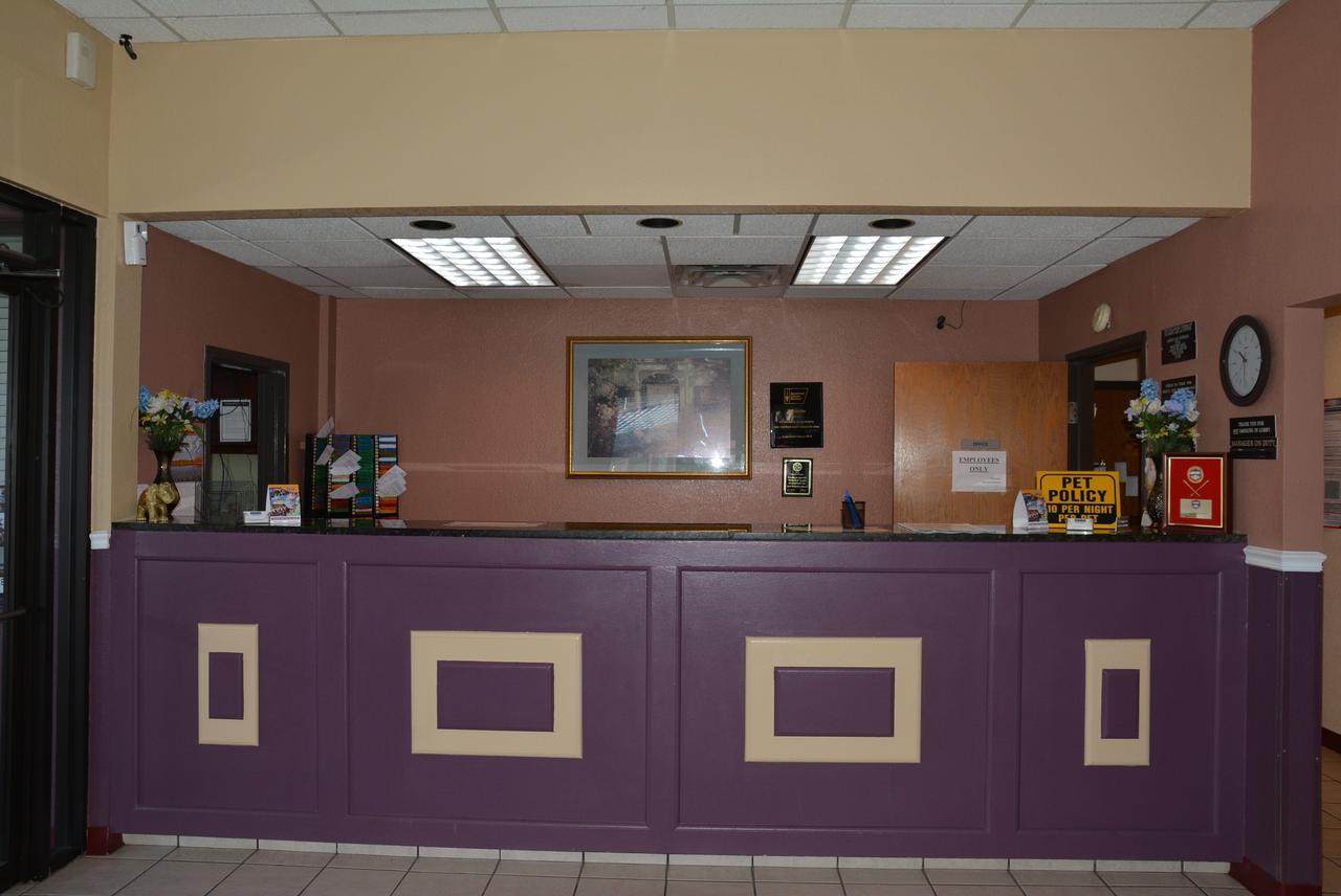 Lincoln Inn Express Hotel And Suites Оклахома-Сити Экстерьер фото